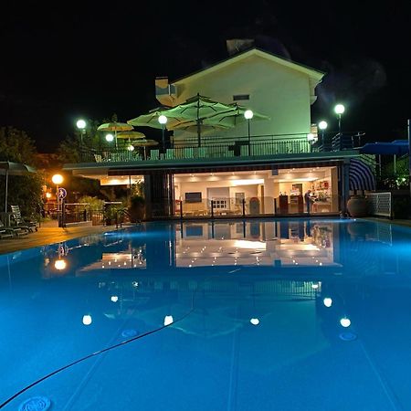 Hotel Minerva Gatteo a Mare Buitenkant foto