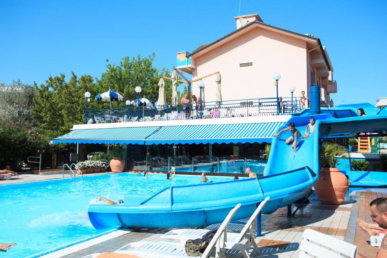 Hotel Minerva Gatteo a Mare Buitenkant foto