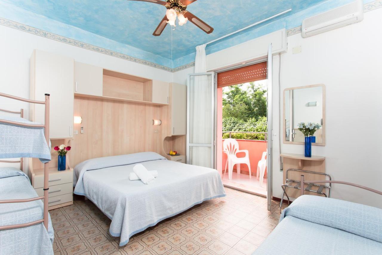 Hotel Minerva Gatteo a Mare Buitenkant foto
