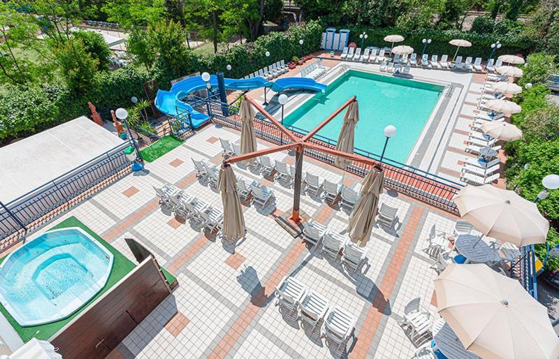 Hotel Minerva Gatteo a Mare Buitenkant foto